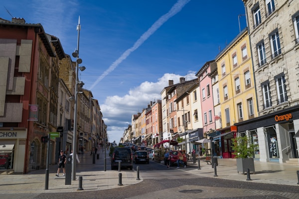 Exploring Villefranche-sur-Saône's Authentic Local Cuisine: Dishes, Restaurants & Recipes