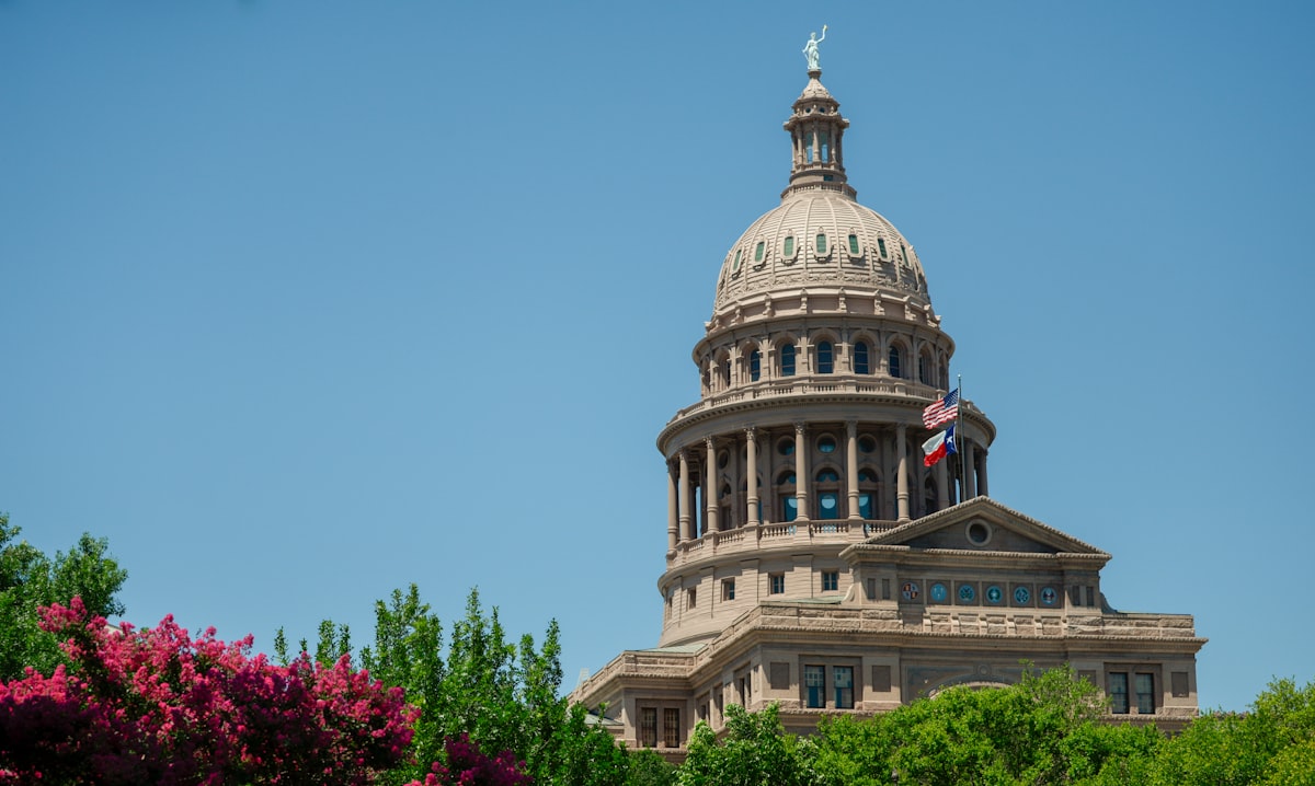 Cuidado: El Caso de Colony Ridge y Cómo Proteger a Tu Familia de Préstamos Predatorios