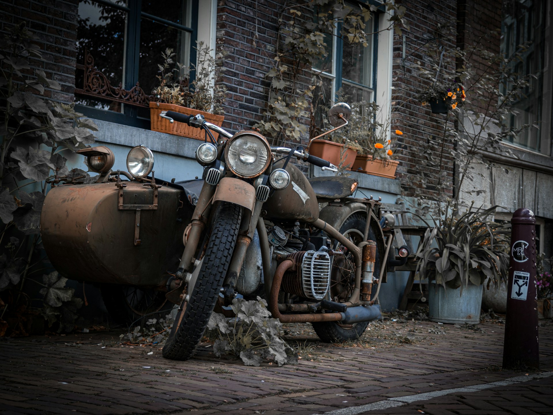 an old rusted motorcycle