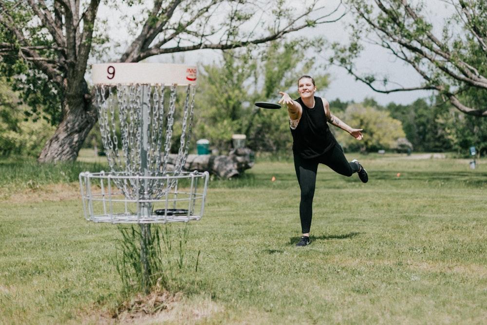 a person throwing a frisbee