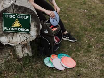 Teknik i discgolf: Hvordan kaster man en golfdisc?
