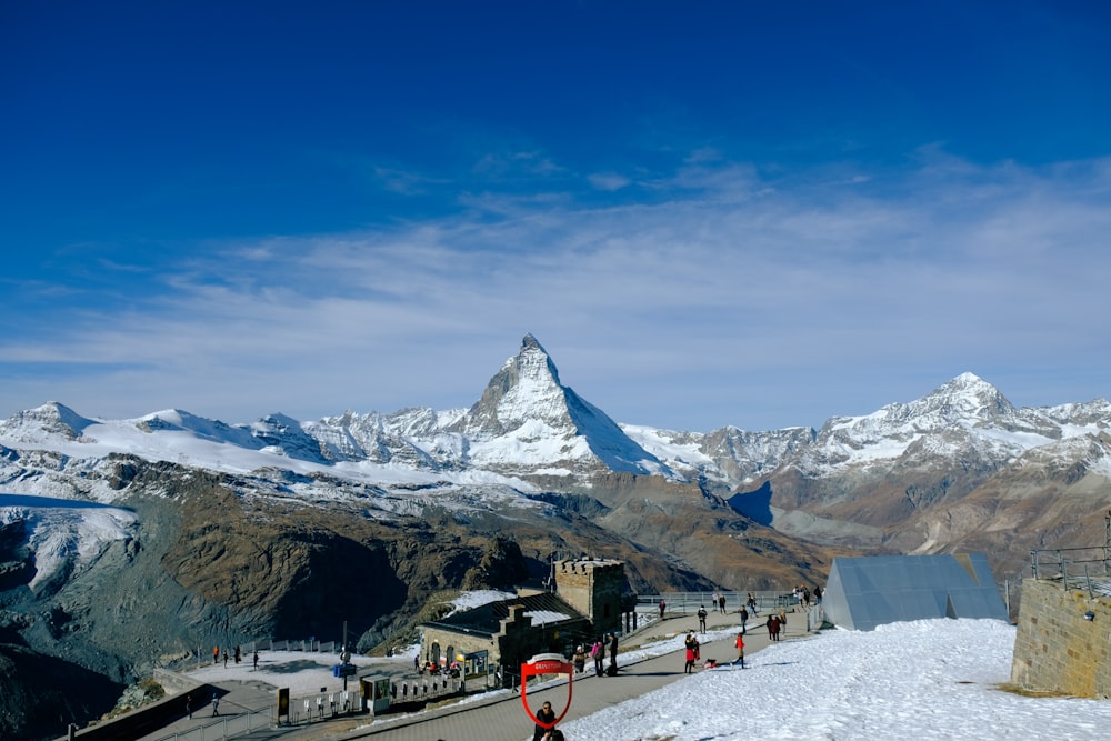 a snowy mountain range