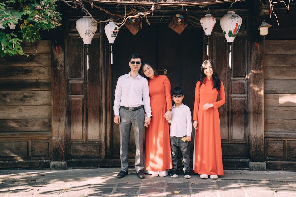 Navigating Family Dynamics: A Woman's Dilemma Between Love and Responsibility