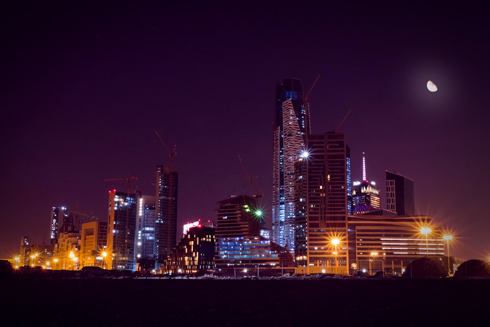 a city skyline at night