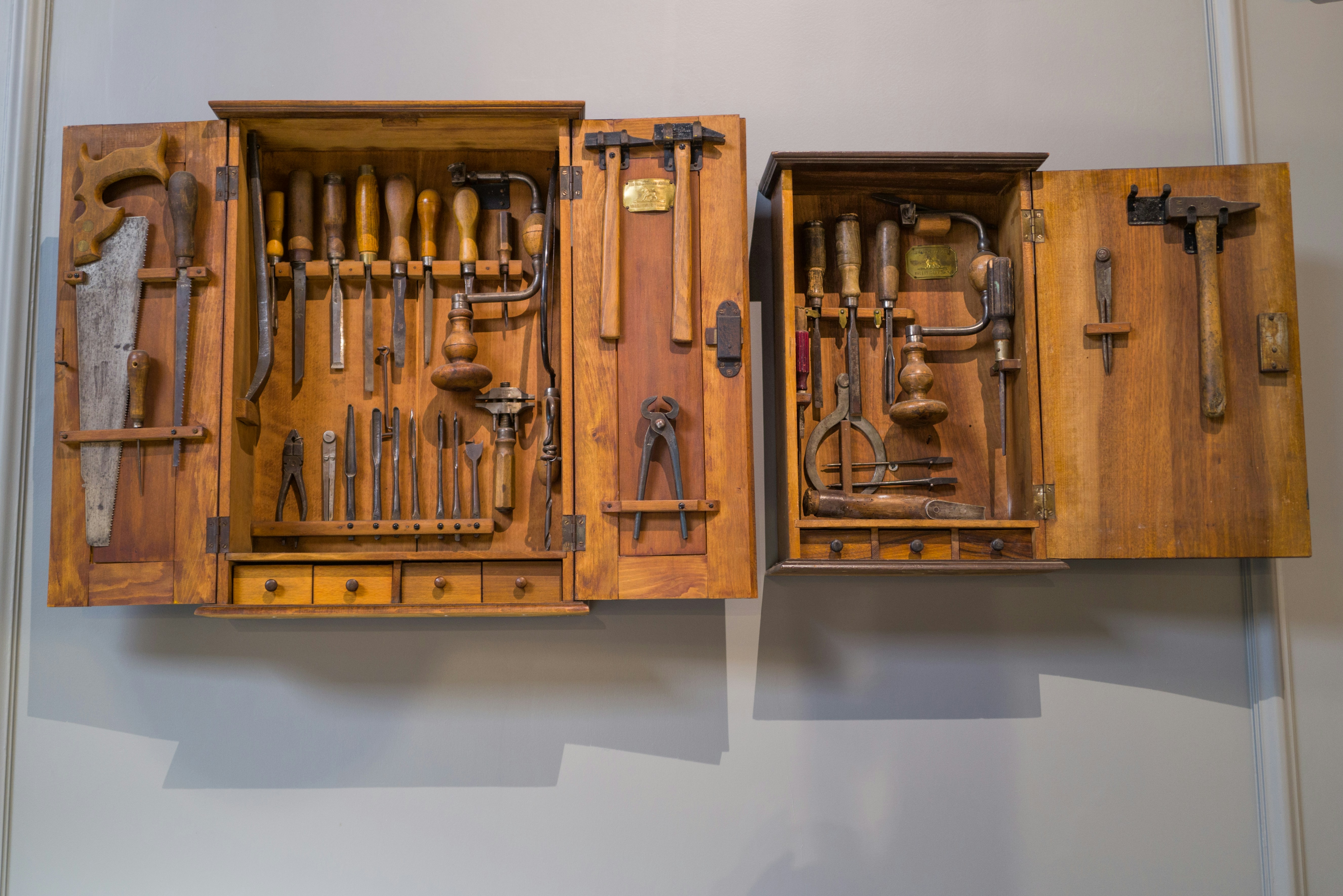 Tool cabinet with old tools in the peugeot Museum