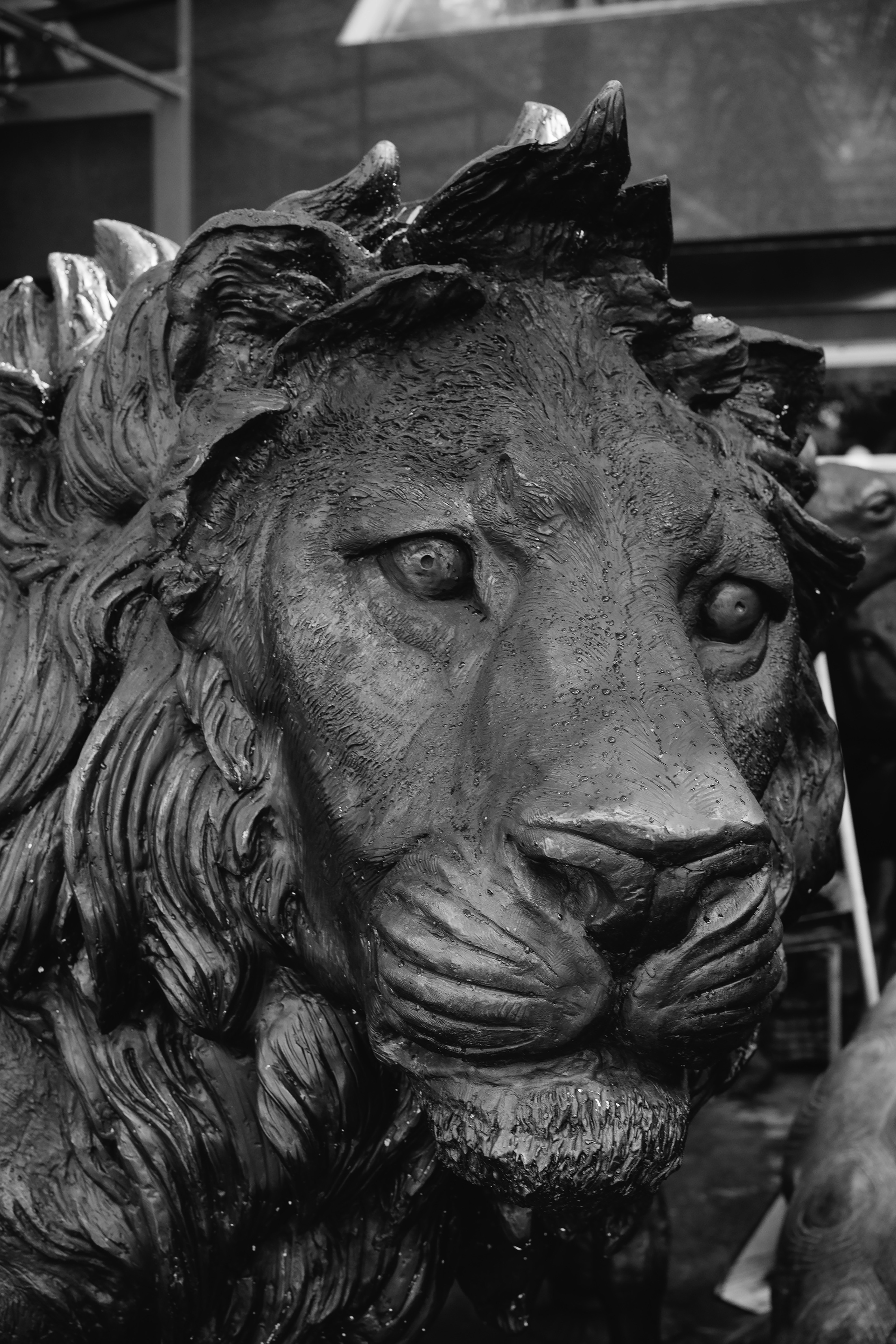 A statue of a lion photo Free Grey Image on Unsplash