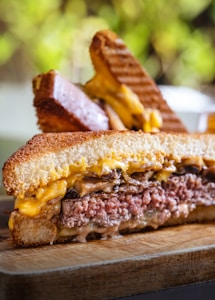 Classic Cheese Burger