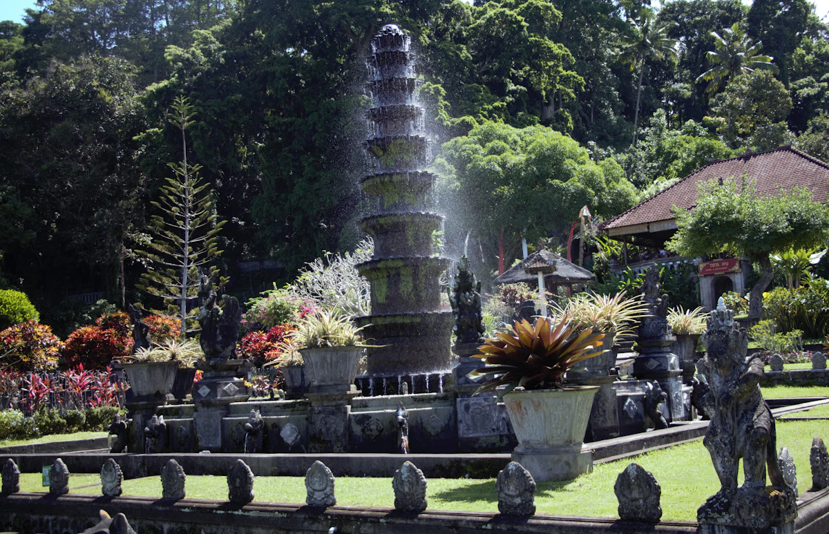 Bedugul Lake Beratan, Handara Gate & Wanagiri Scenic Circuit