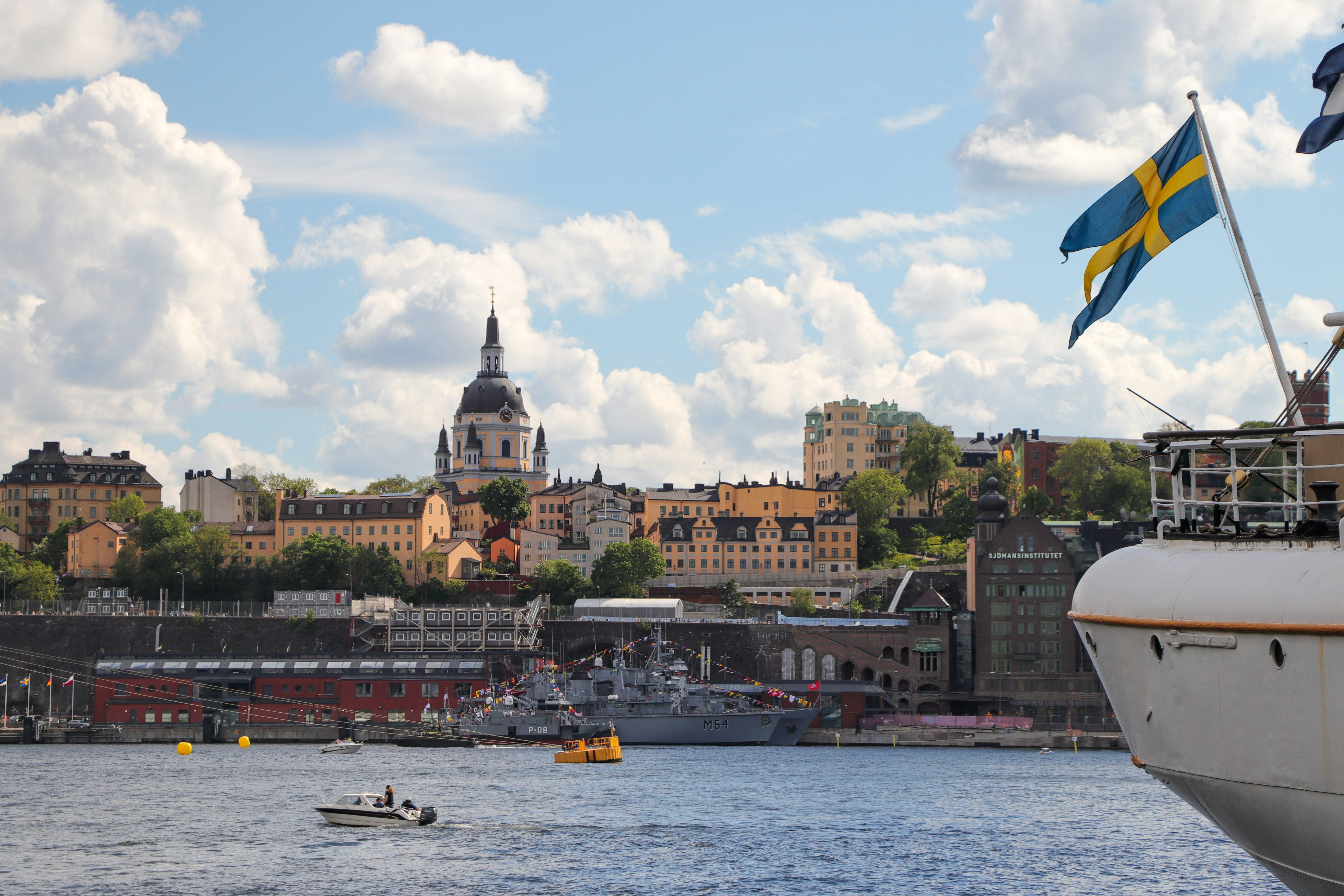 Stay online in the Sweden with a prepaid eSIM from eSIMlii. Instant activation, no roaming charges, and reliable coverage.