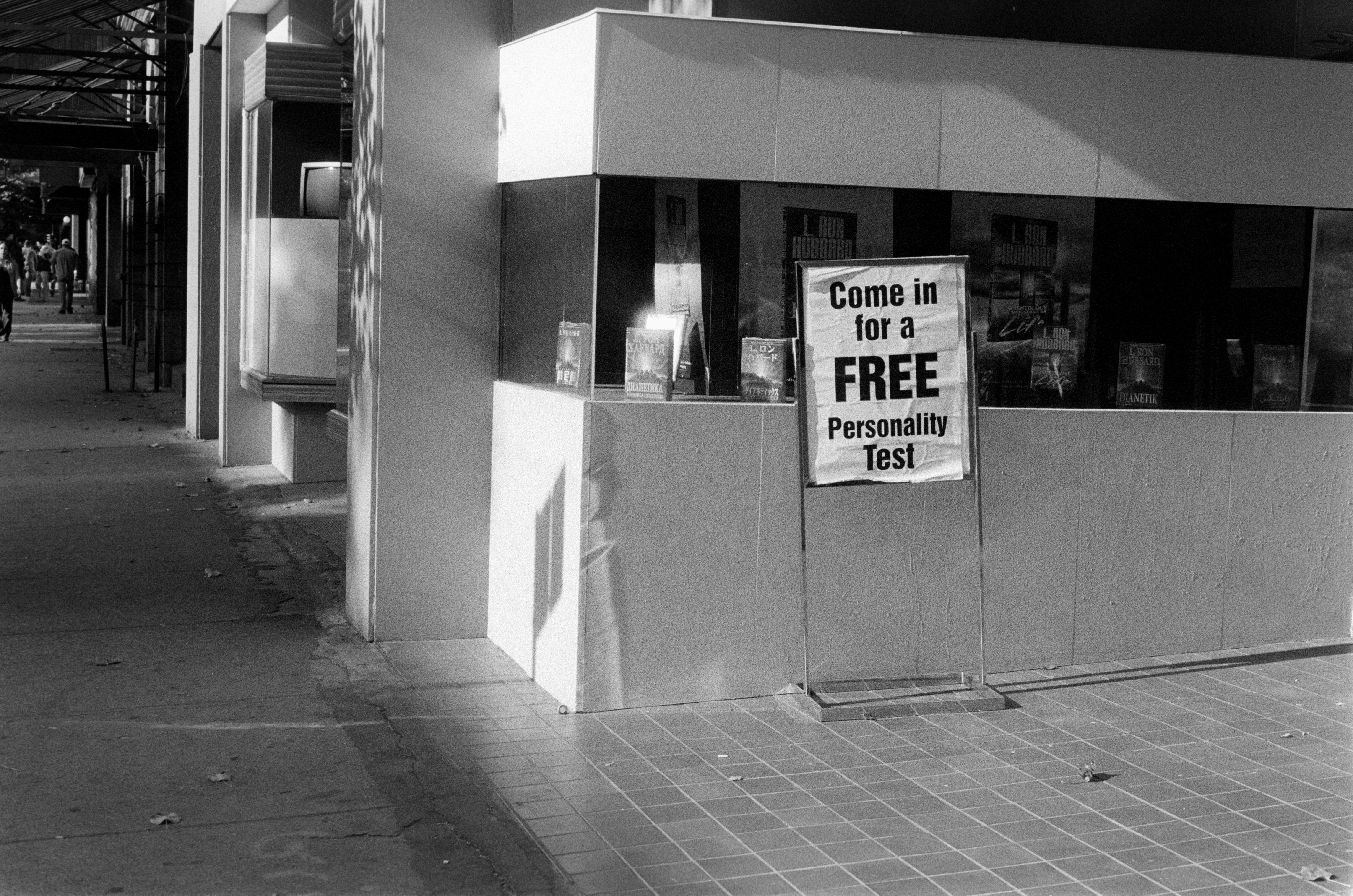 photo-1655323693395-7a63454c01e7?ixid=M3wxMjA3fDB8MXxzZWFyY2h8MTV8fHJlY2FyZ2ElMjBmcmVlJTIwZmlyZXxlbnwwfHx8fDE3NzExODIyOTl8MA\u0026ixlib=rb-4.1.0