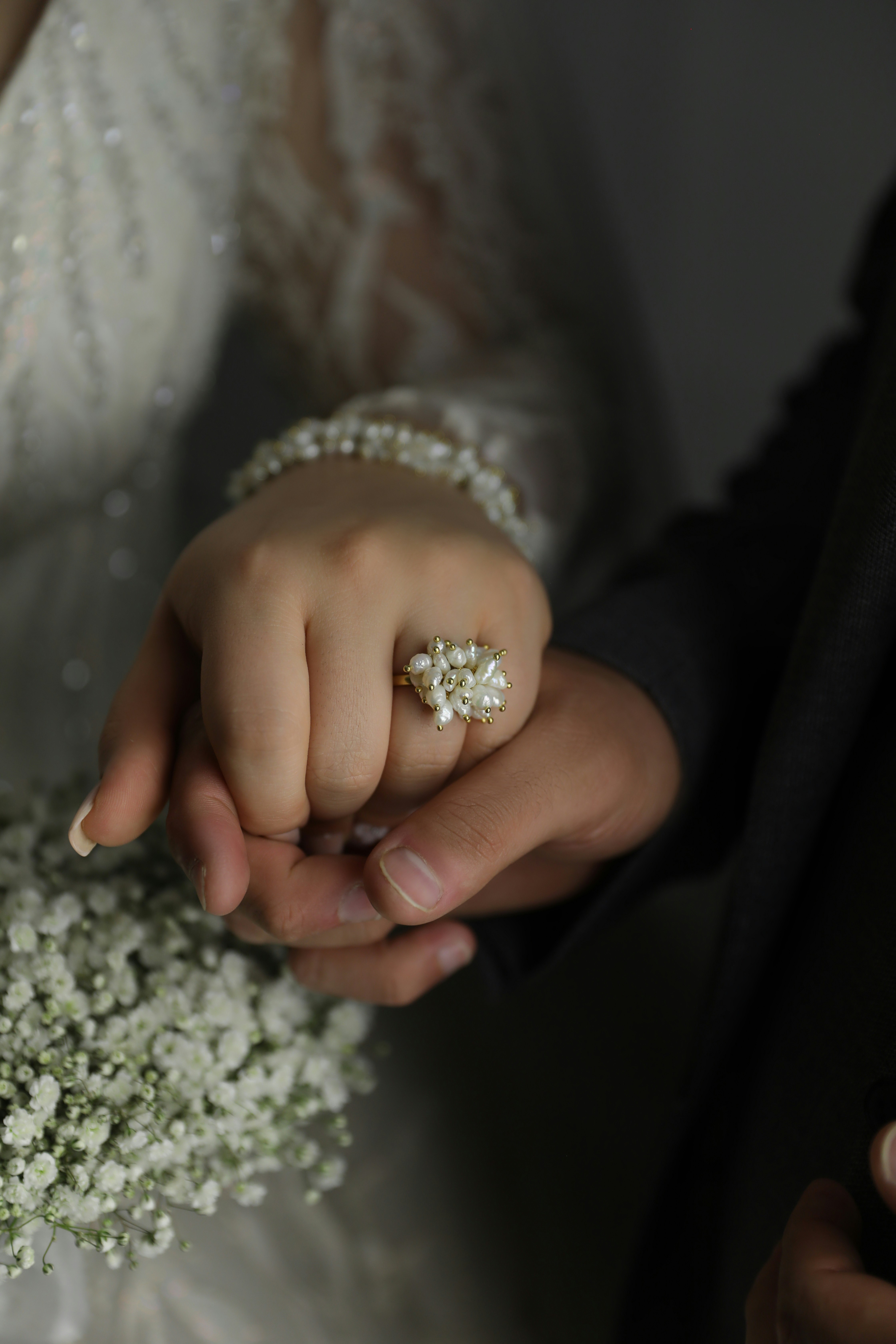 wedding ring, flower petals, cute children, wedding ceremony, ilustrasi artikel The Great Debate: Should You Have a Ring Bearer or Flower Girl?  6