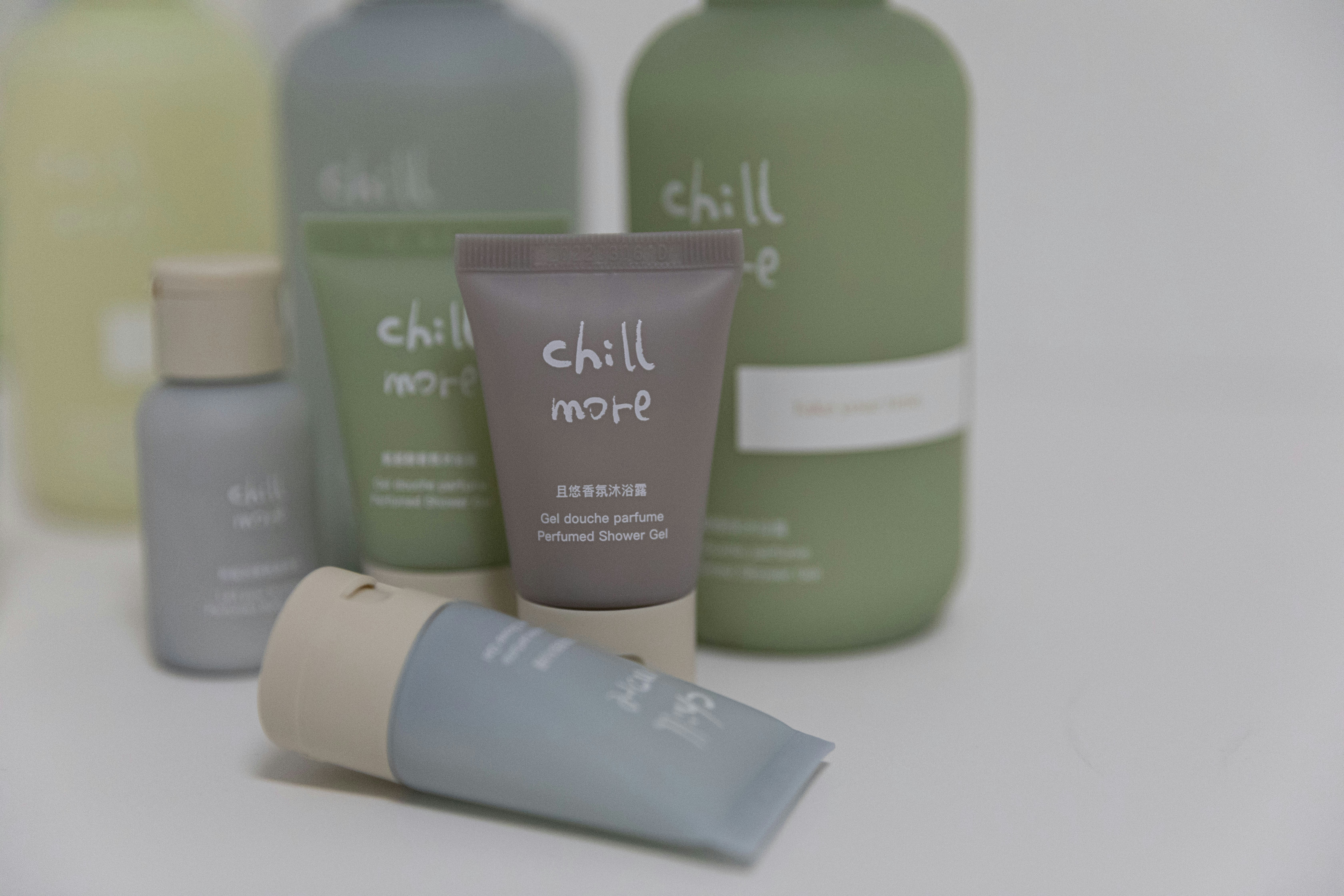 calm skincare wallpaper, wallpaper, Shaving Cream for Sensitive Acne Skin: A Guide 5