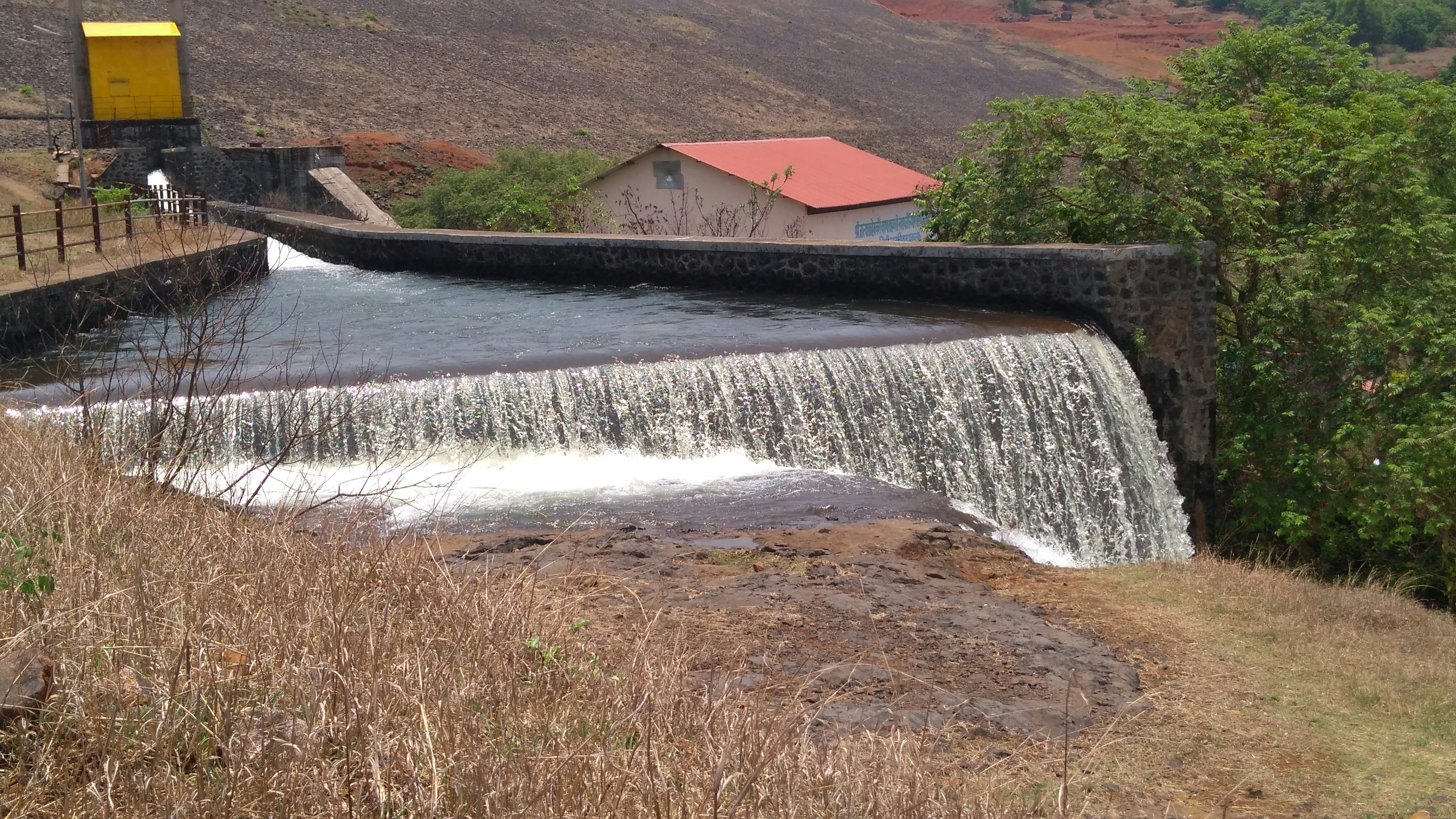 댐 속에 숨겨진 과학, 물 관리의 마법을 풀다!