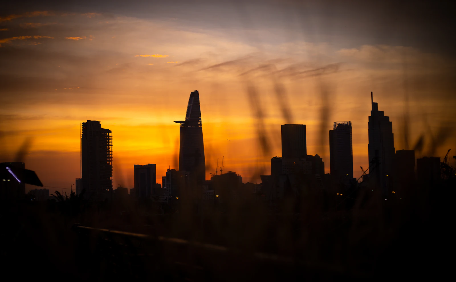 Đường chân trời TP.HCM lúc hoàng hôn