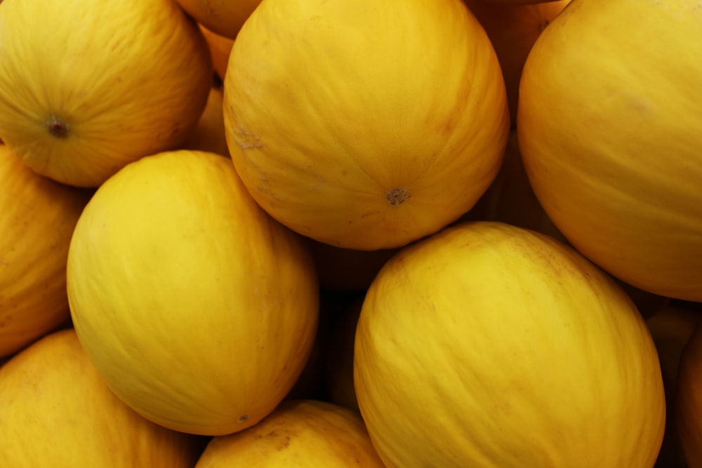 a group of yellow onions