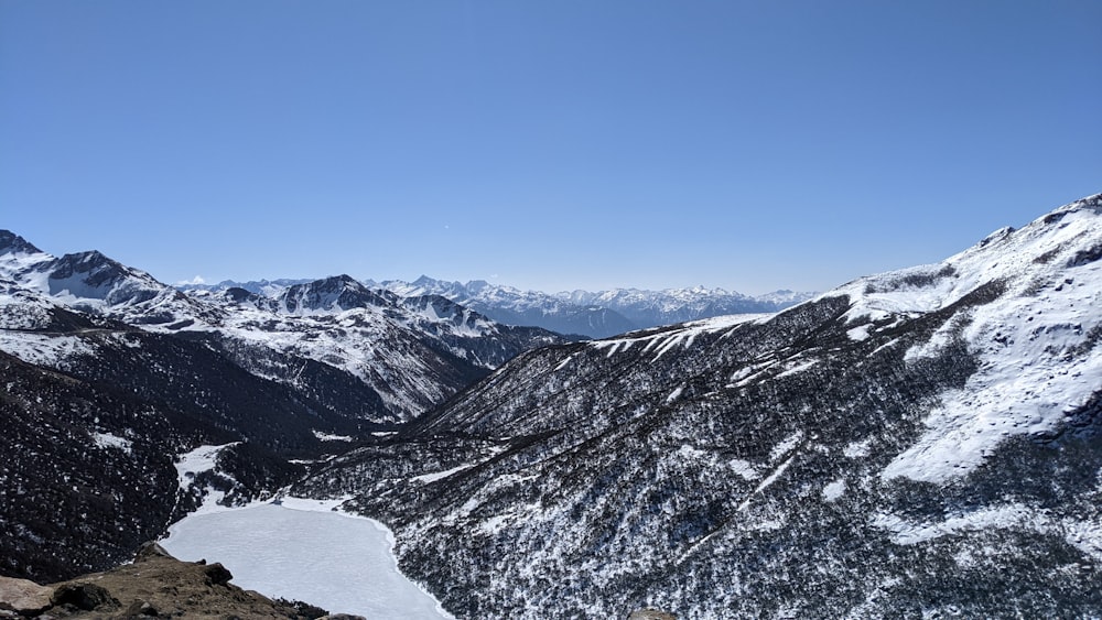 a snowy mountain range