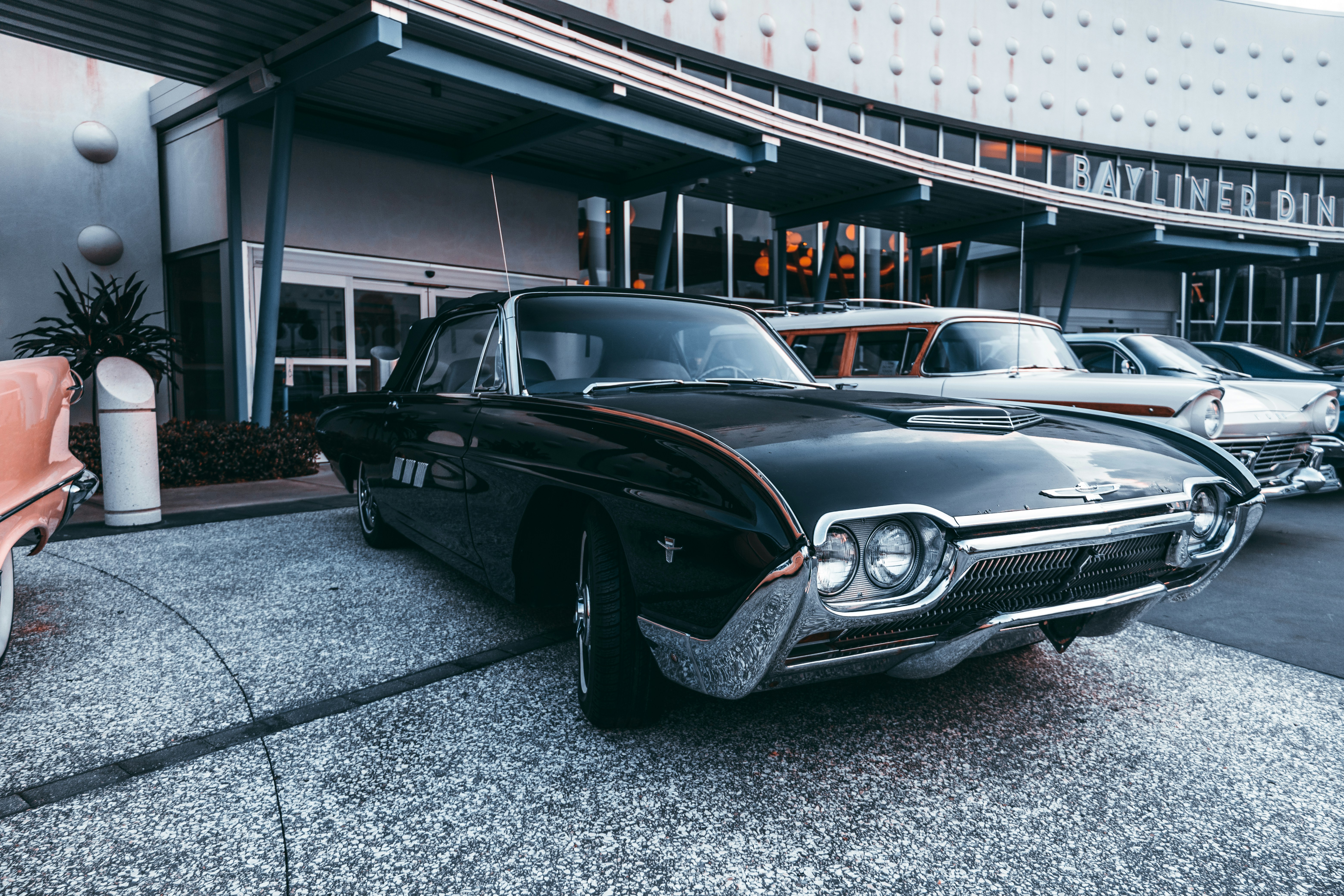 black and white bed linen