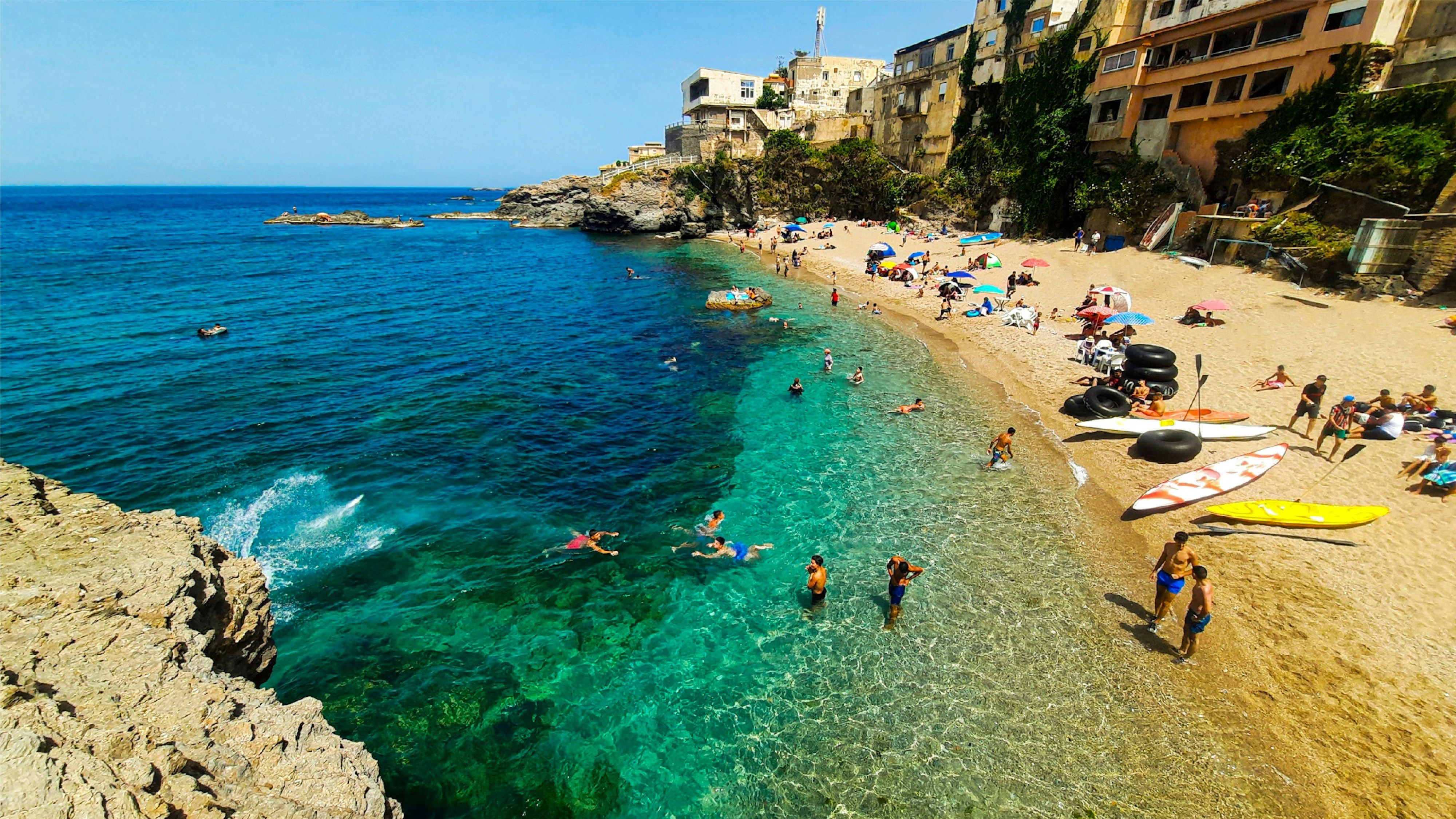 Stay online in the Algeria with a prepaid eSIM from eSIMlii. Instant activation, no roaming charges, and reliable coverage.