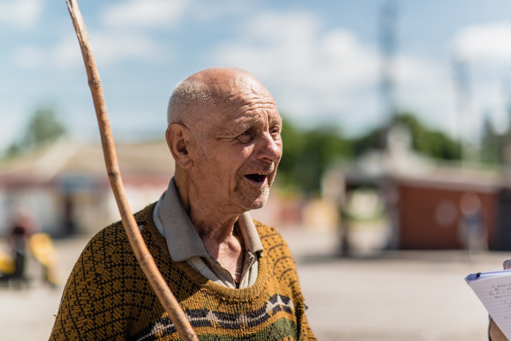 a close up of a man