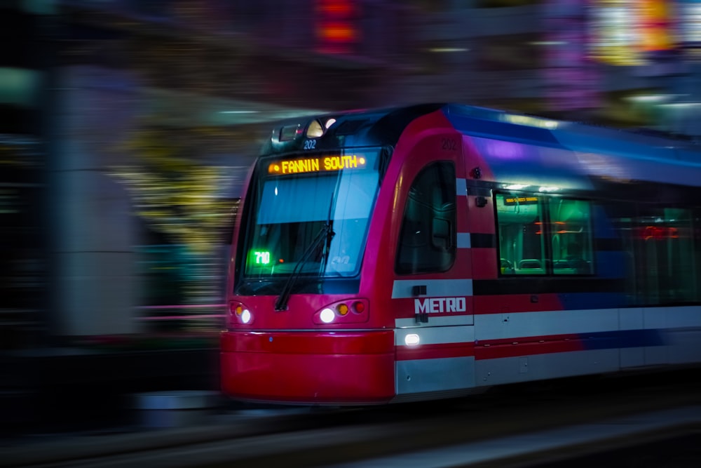 Un tren en las vías