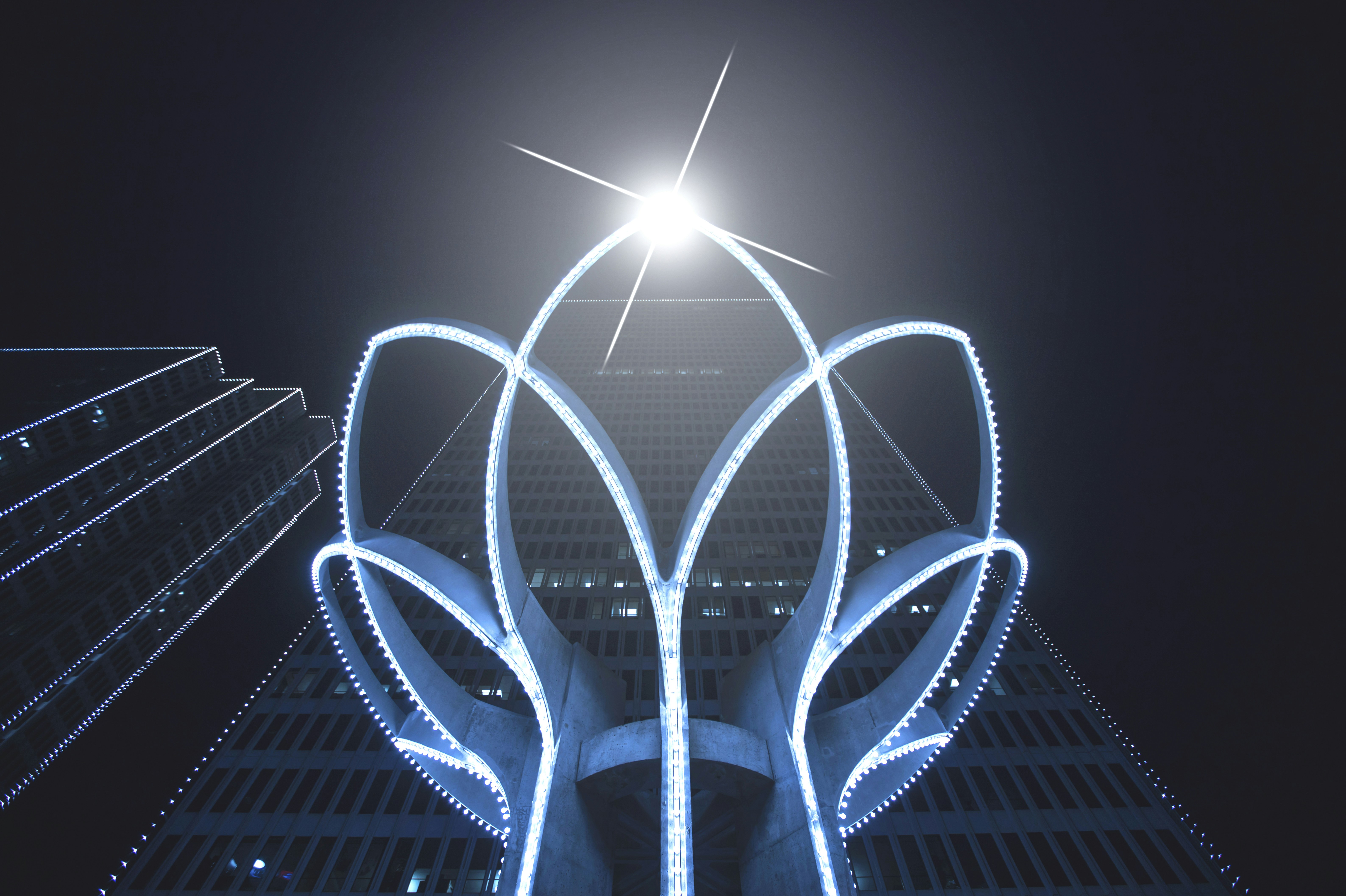 Luminar Shares Plunge as It Suspends Guidance, Explores Sale