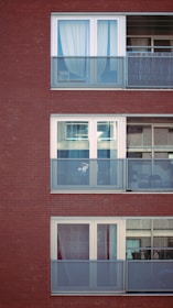 Three quality levels chart showing different building cost per square meter.