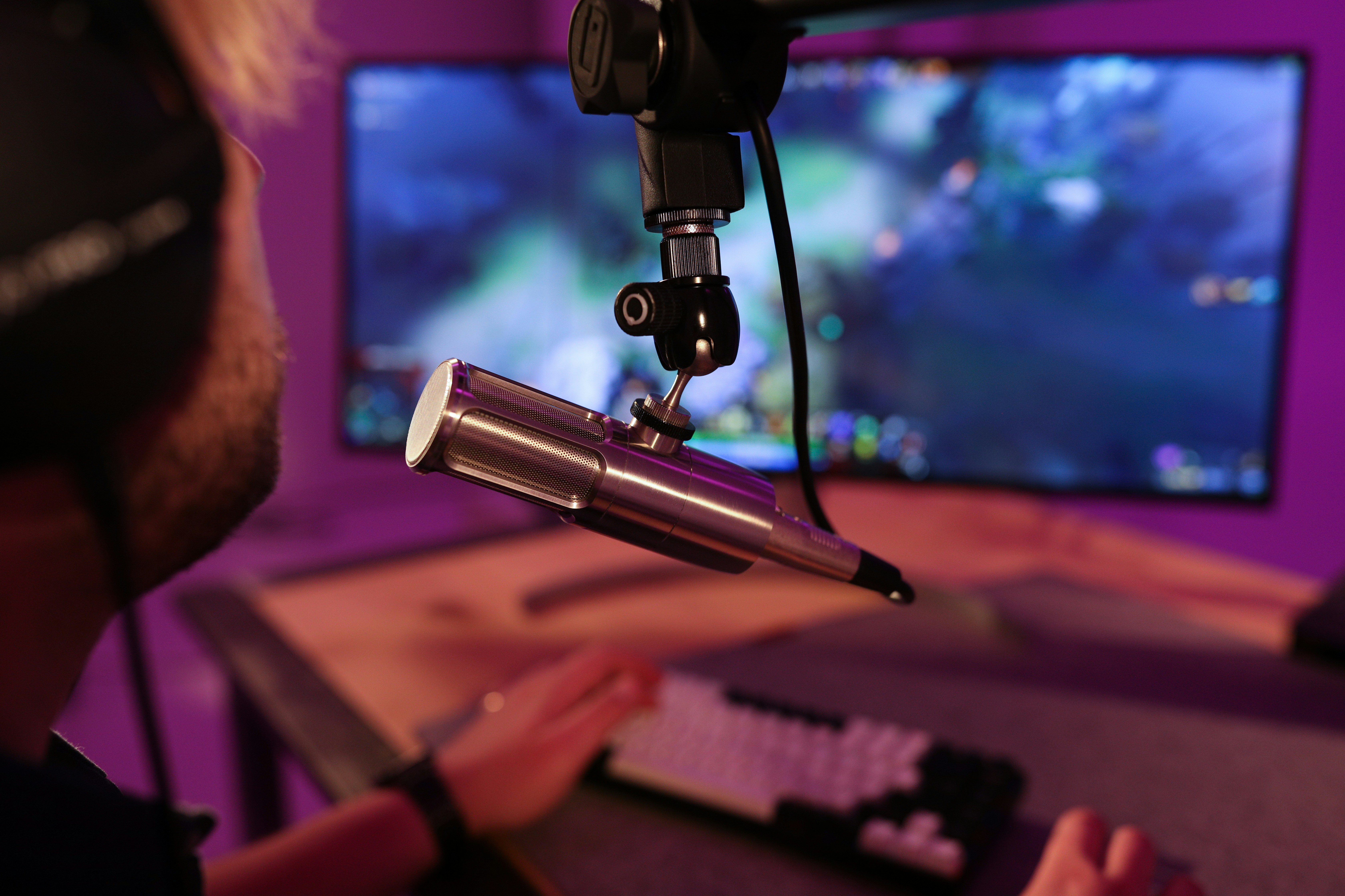 Earthworks Audio - ICON PRO - XLR microphone used for gaming streaming, and chatting with friends.