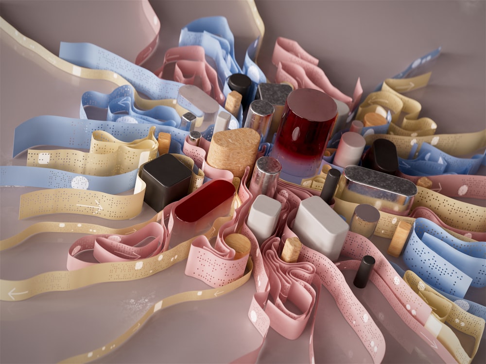 un groupe de pilules de différentes couleurs