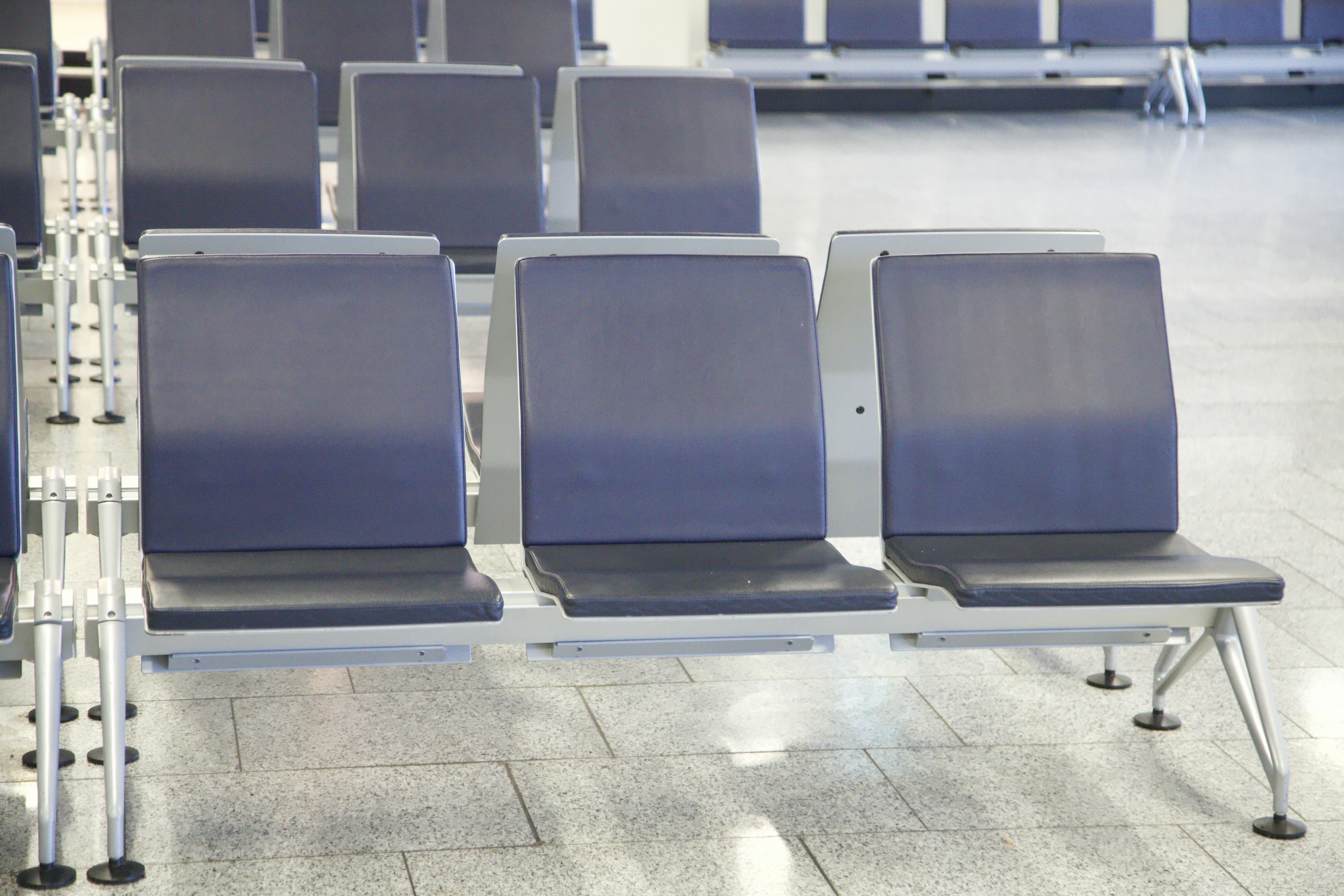 A row of blue chairs photo – Free Grey Image on Unsplash