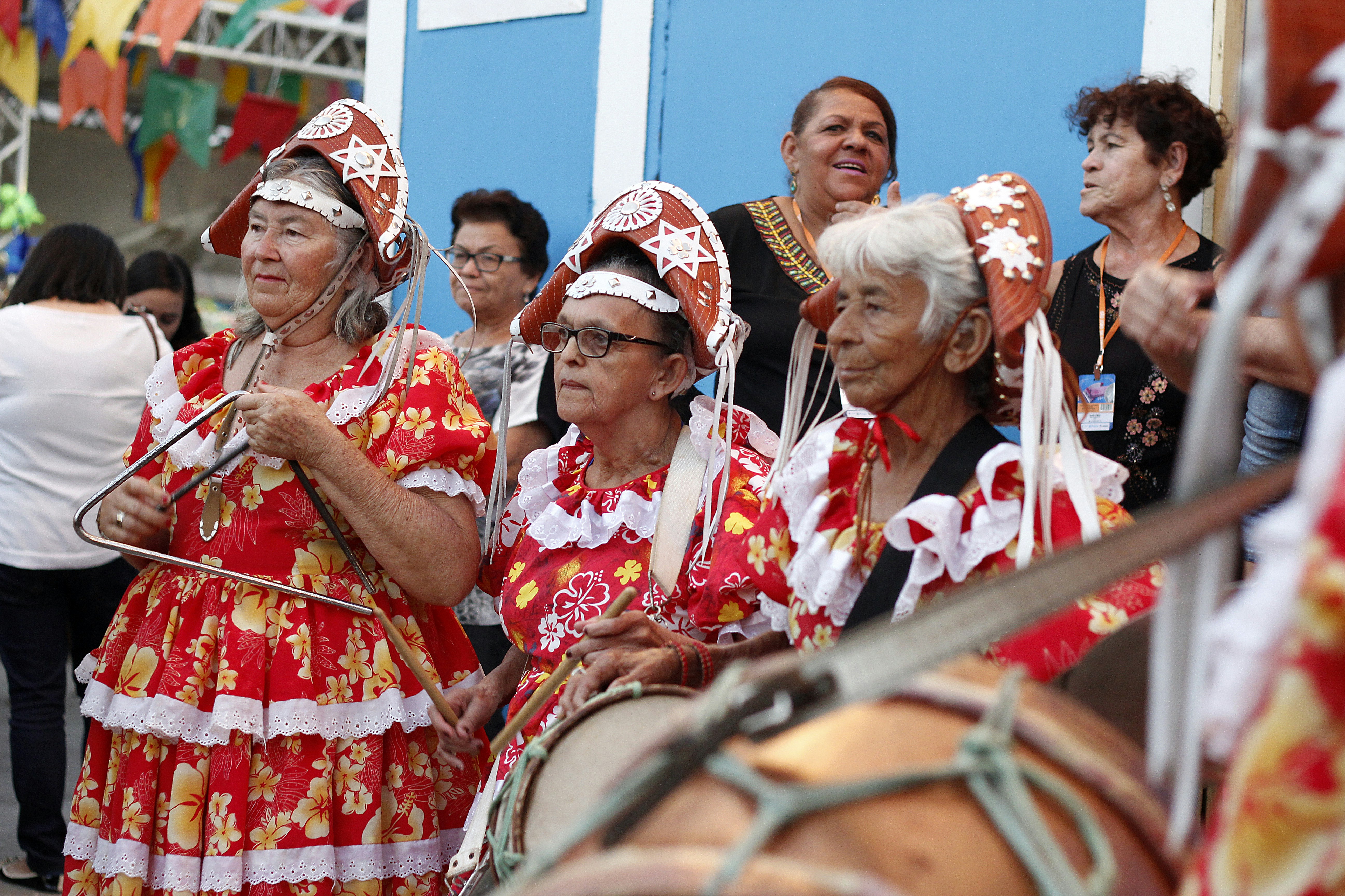 CARUARU, BRASIL - JUNHO, 2016: Musicians playing in june festivities in the city of Caruaru in Northeast Brazilby Karla Vidal