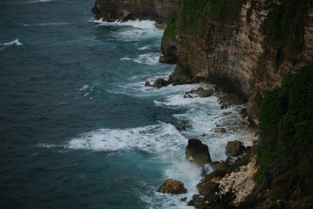 a rocky coast line