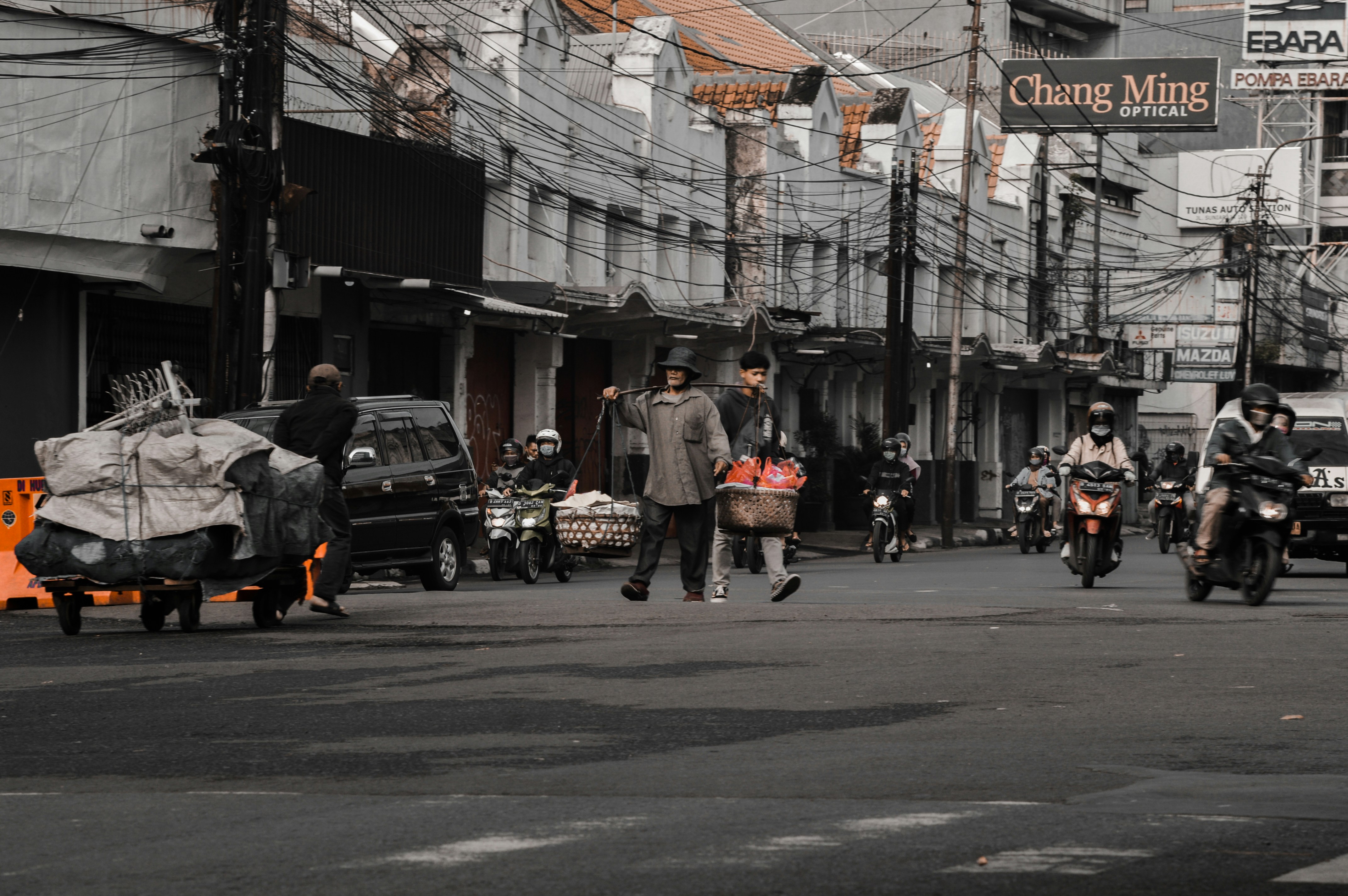 photo-1655793497773-67a550f0b07c?ixid=M3wxMjA3fDB8MXxzZWFyY2h8N3x8YmFuZ2NhY2xvYWkuY29tfGVufDB8fHx8MTc0OTcxNzkwNHww\u0026ixlib=rb-4.1.0