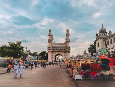 Nearby landmarks including Palladam Taluk office and local markets.