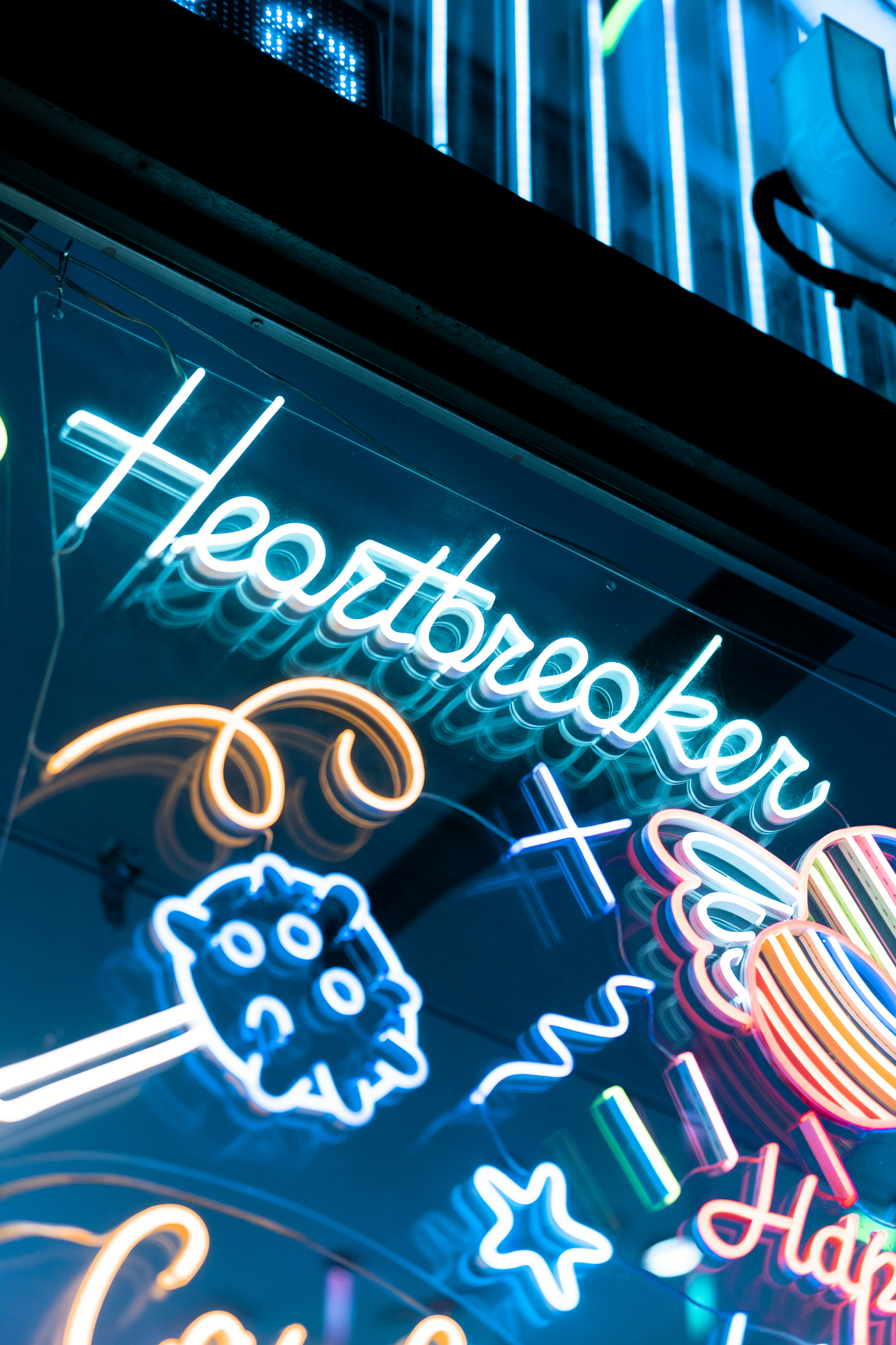 Clubs for Electronic Music and Techno Lovers