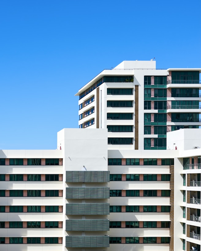 Contemporary multi-storey building