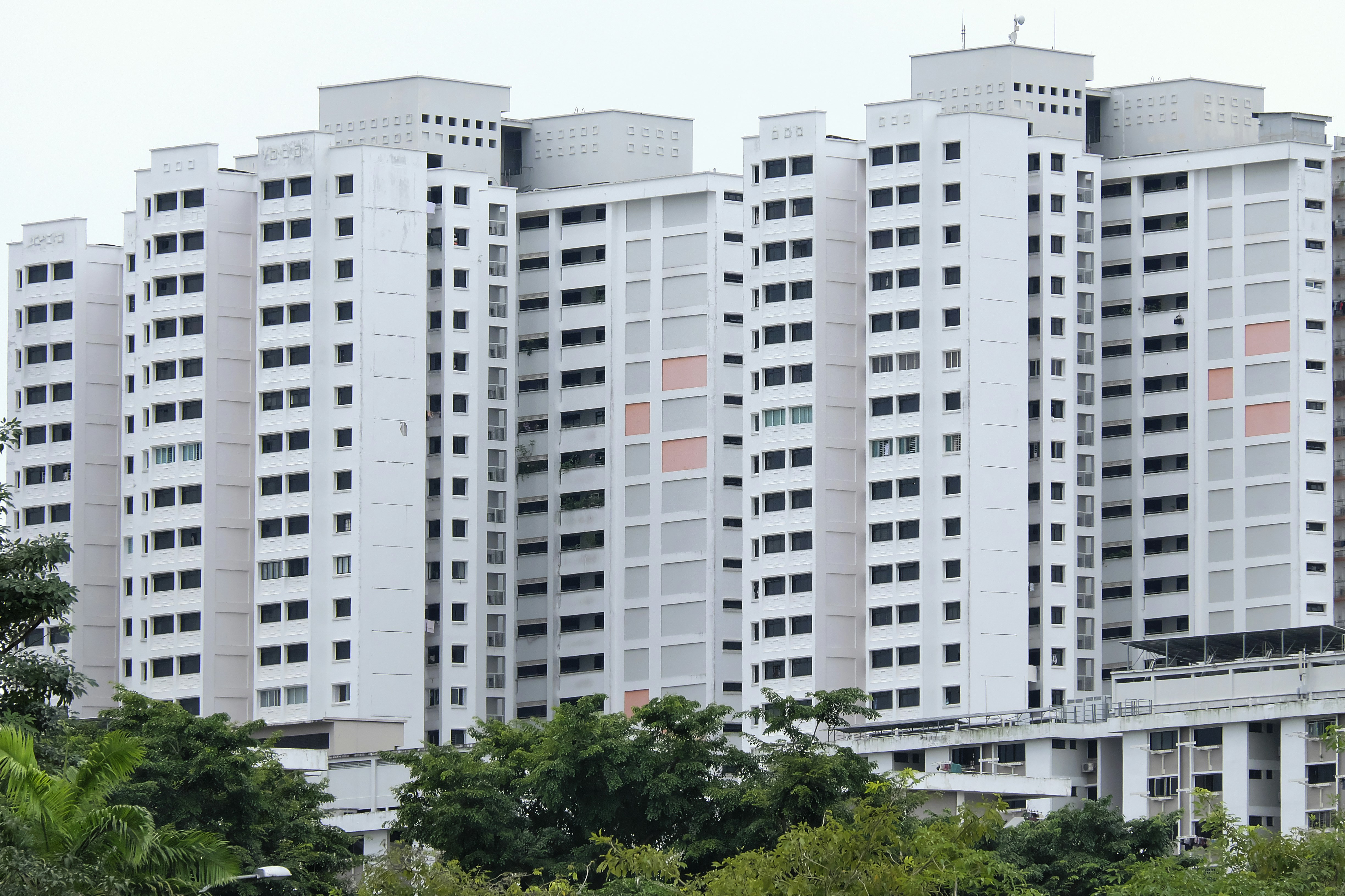 Homebuilder Stocks Gain as Mortgage Rates Hit Three-Year Low
