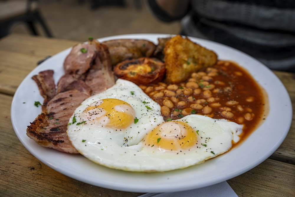 Un plato de comida