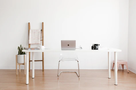 Photo of a similar item: Need 47 Inch Computer Desk, White