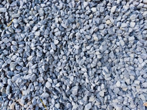 a large pile of small rocks