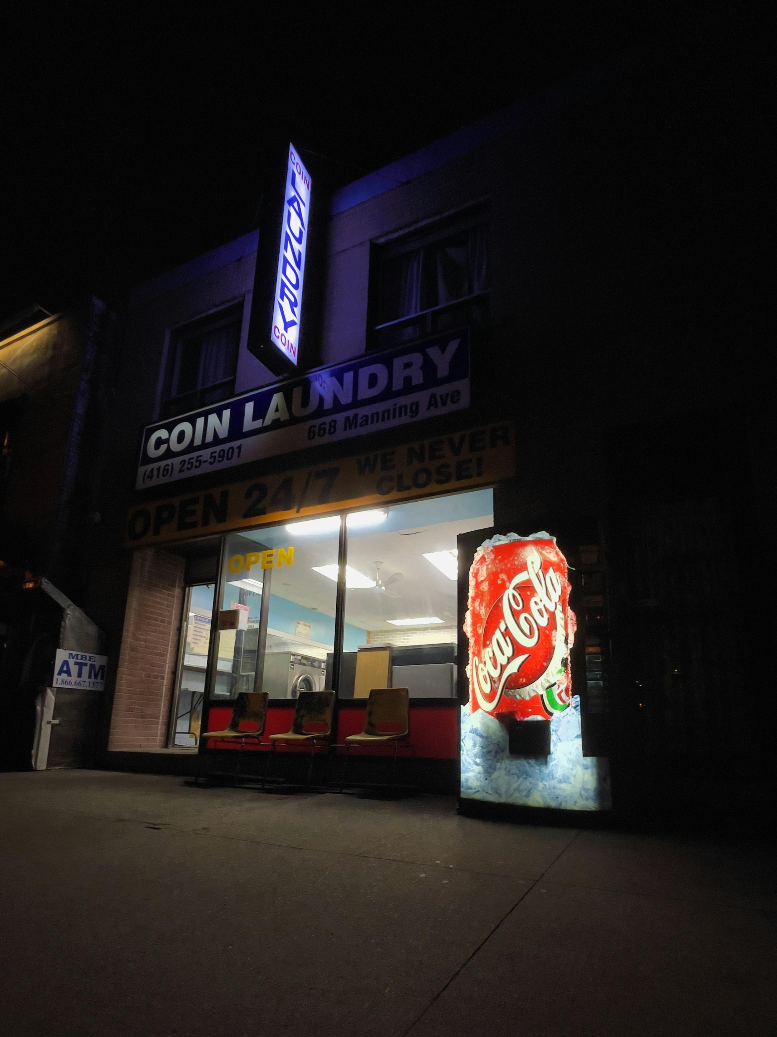 gray computer monitor