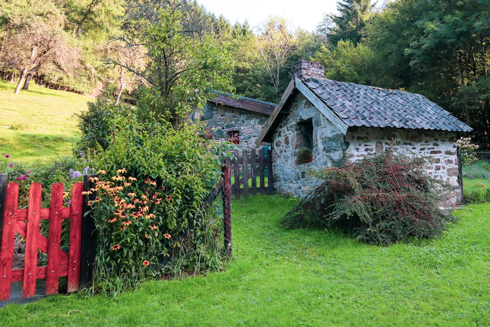 a small house in a yard