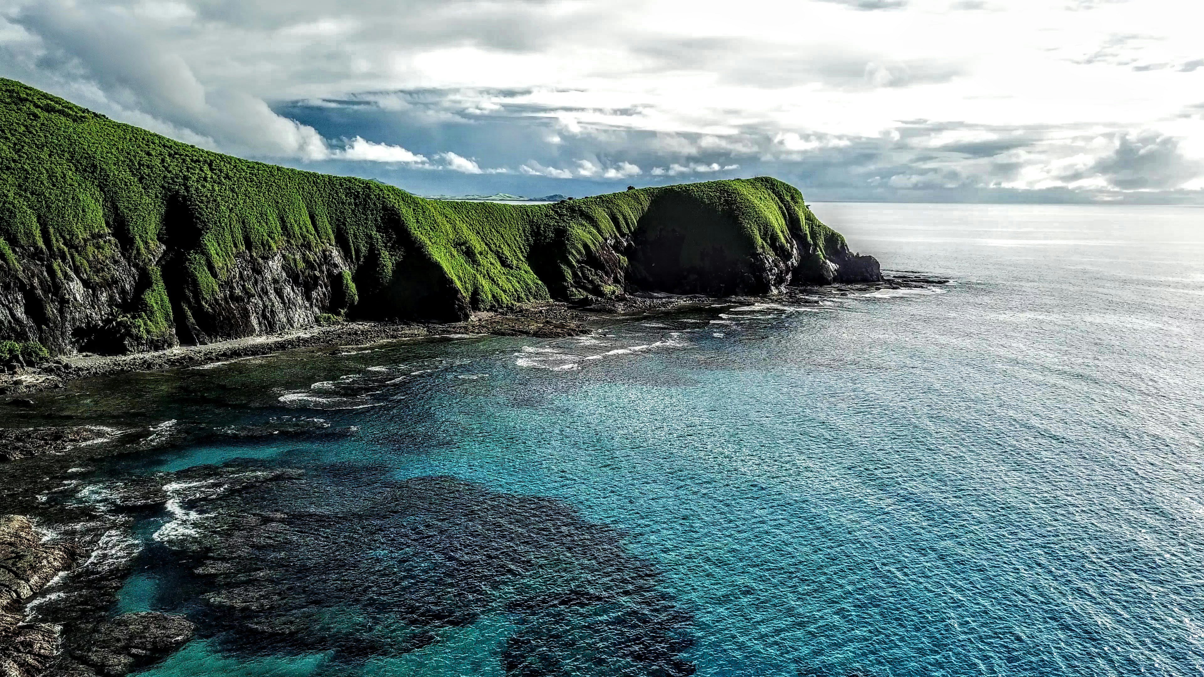 Stay online in the Fiji with a prepaid eSIM from eSIMlii. Instant activation, no roaming charges, and reliable coverage.