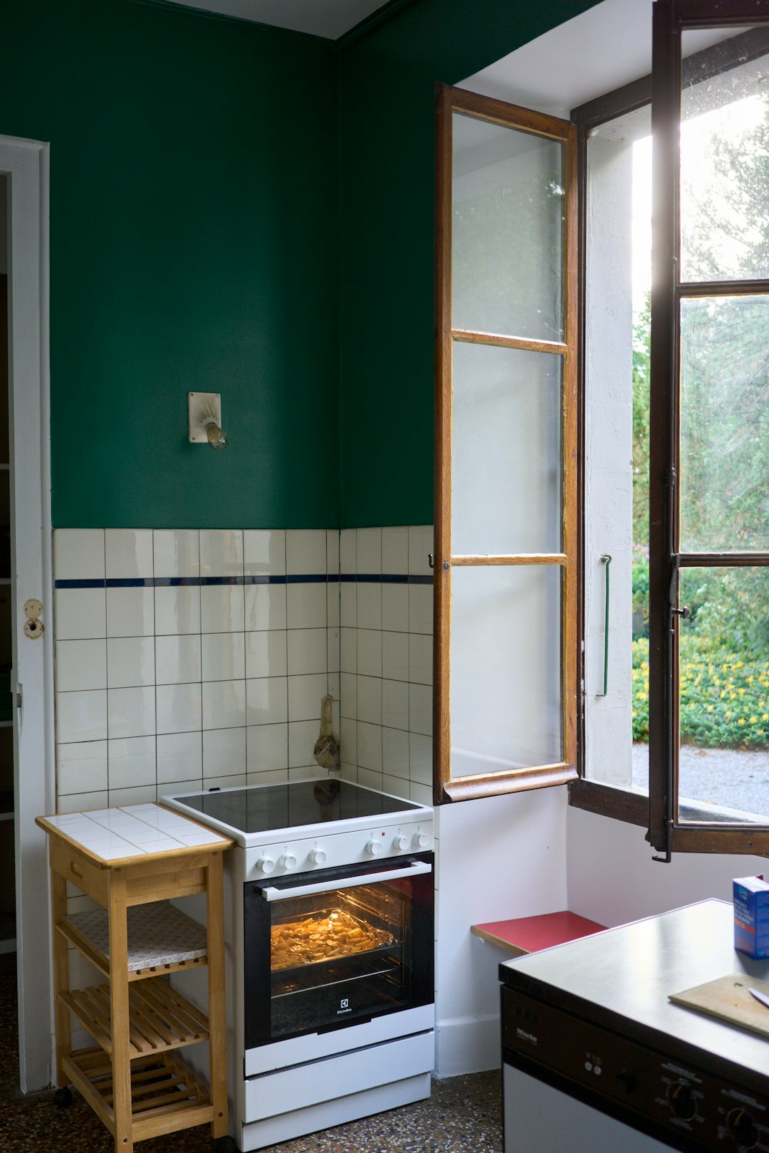 Patterned one way window film in a modern kitchen