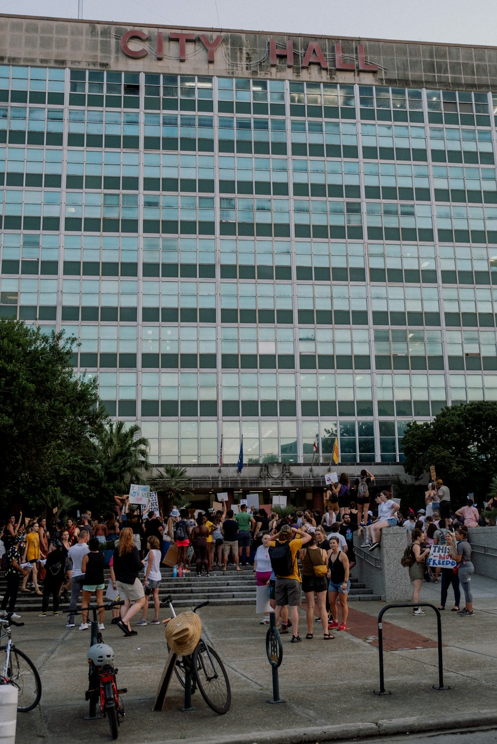 a large group of people outside a building