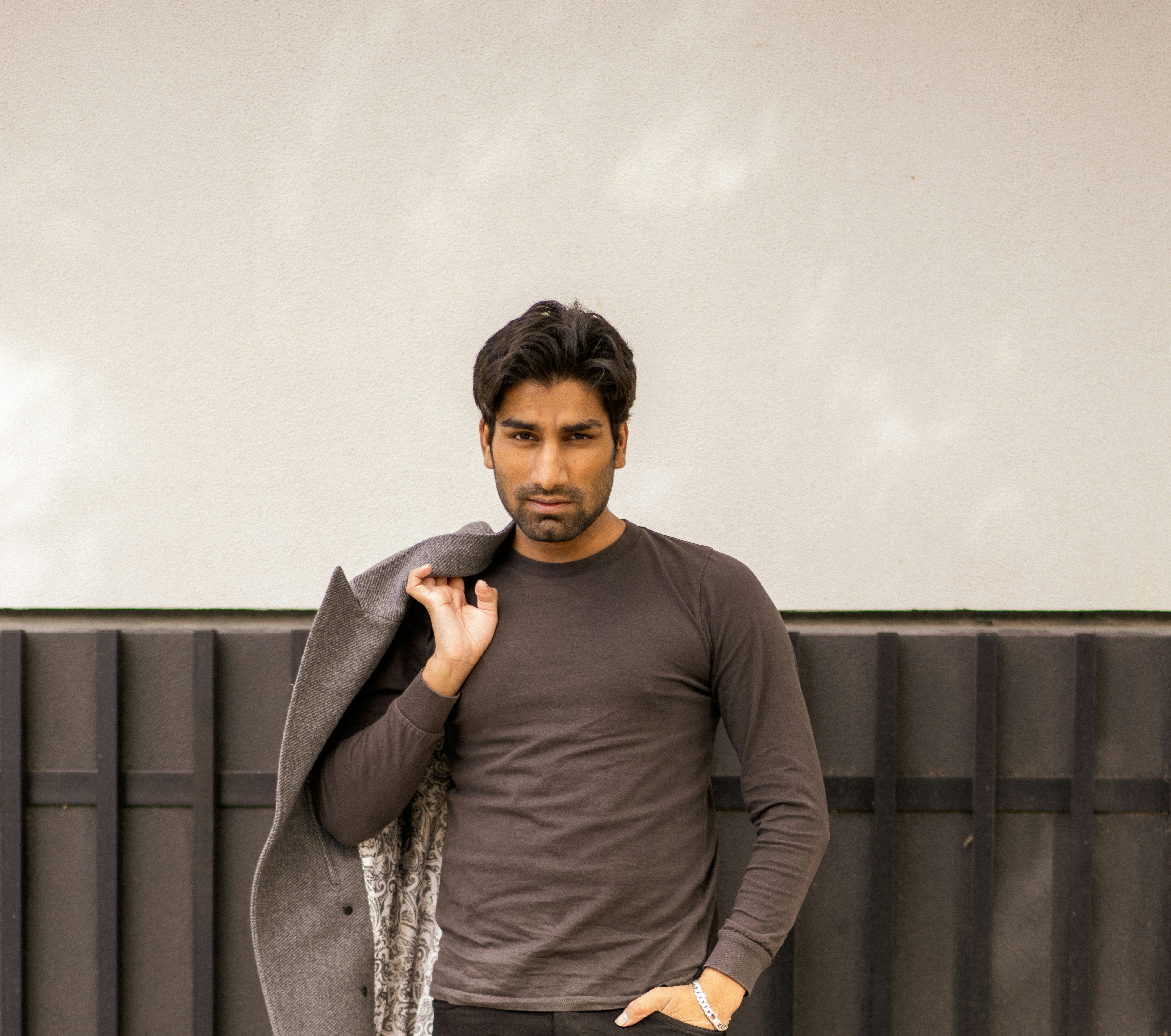 Casaco Preto Minimalista