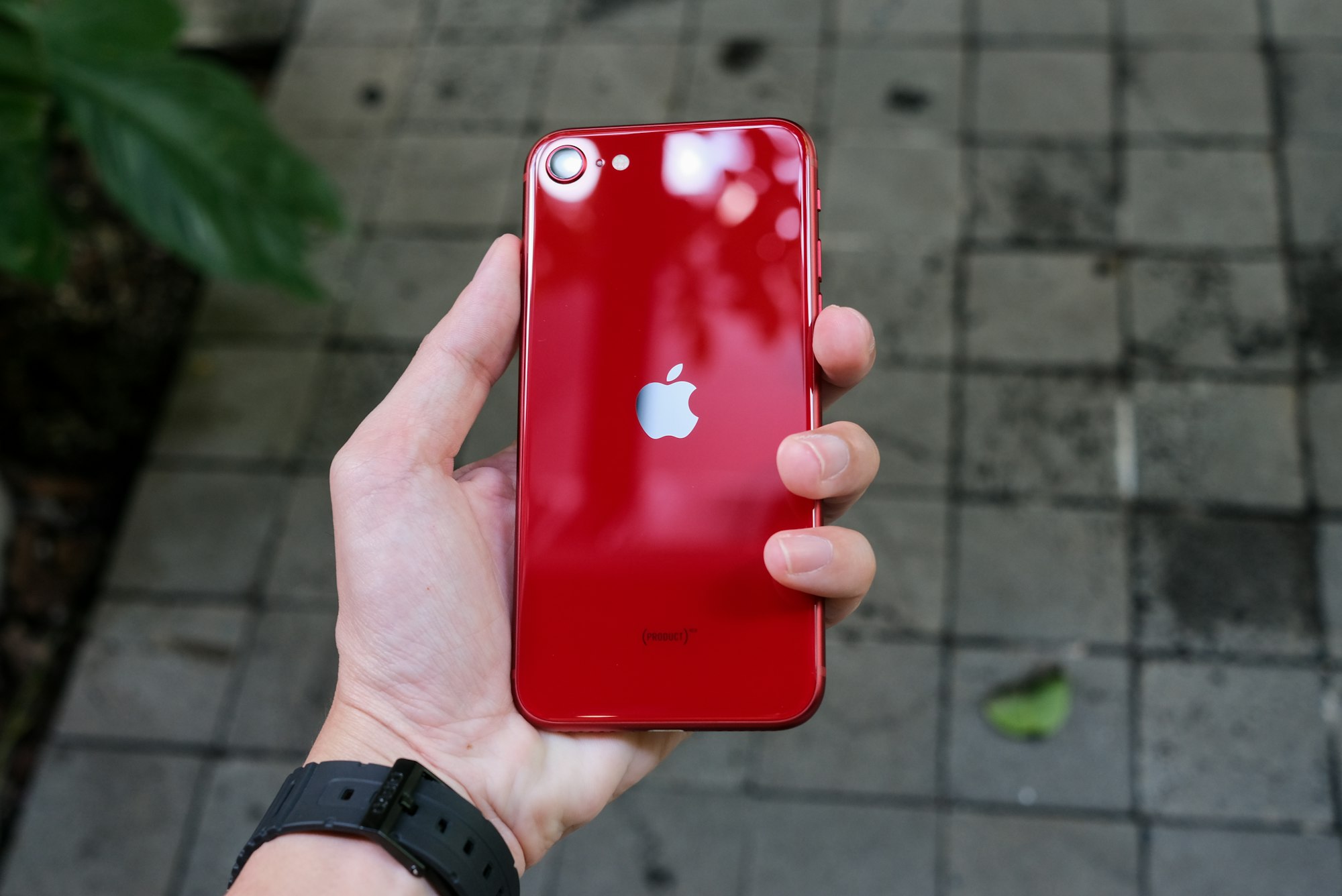 iPhone SE 2022 (product) RED