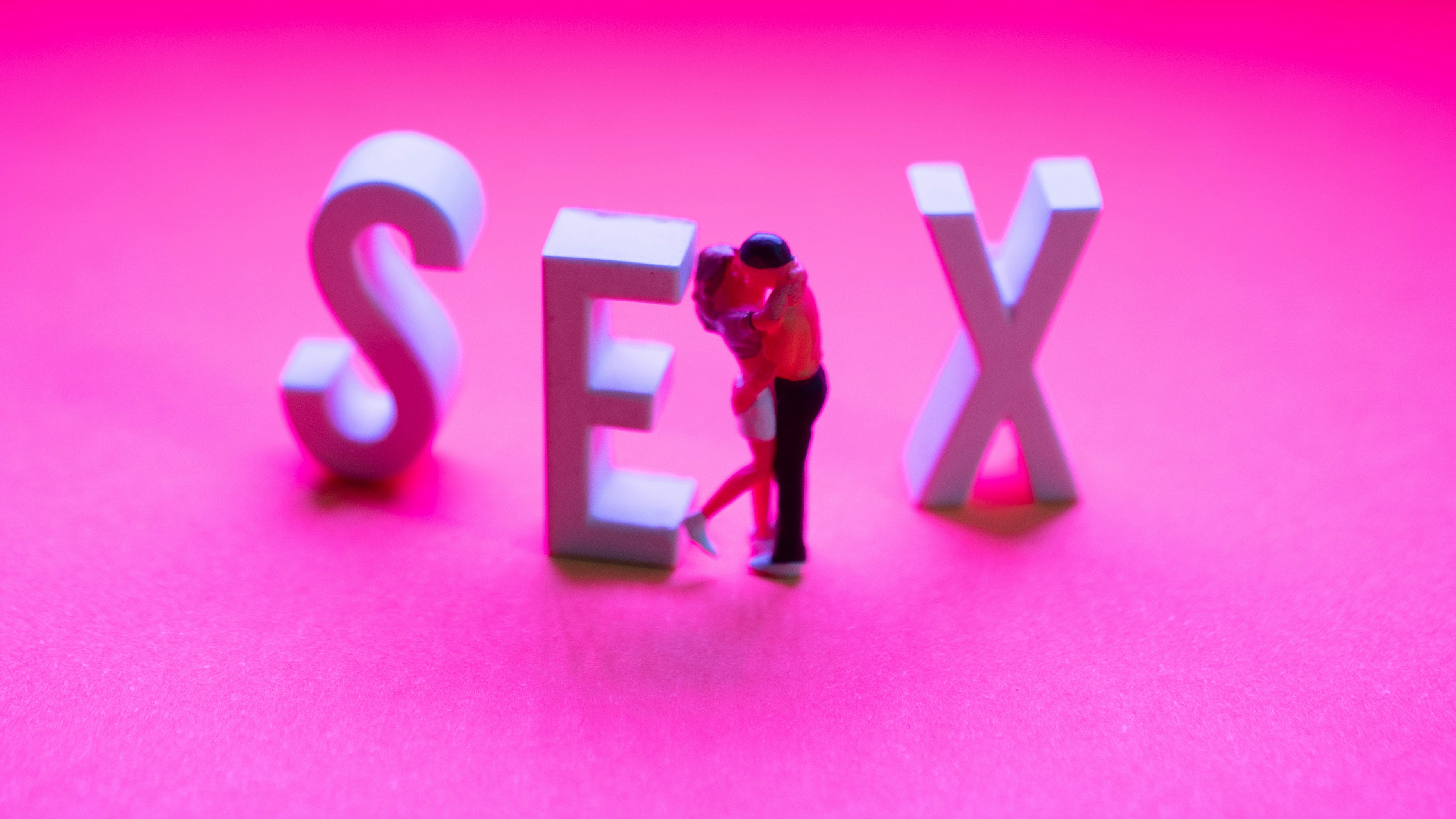 photo-1656152308801-32d9238b3da1?ixid=M3wxMjA3fDB8MXxzZWFyY2h8MTV8fHNjYXQlMjBwb3Jub3xlbnwwfHx8fDE3NTAzNjQxMDB8MA\u0026ixlib=rb-4.1.0