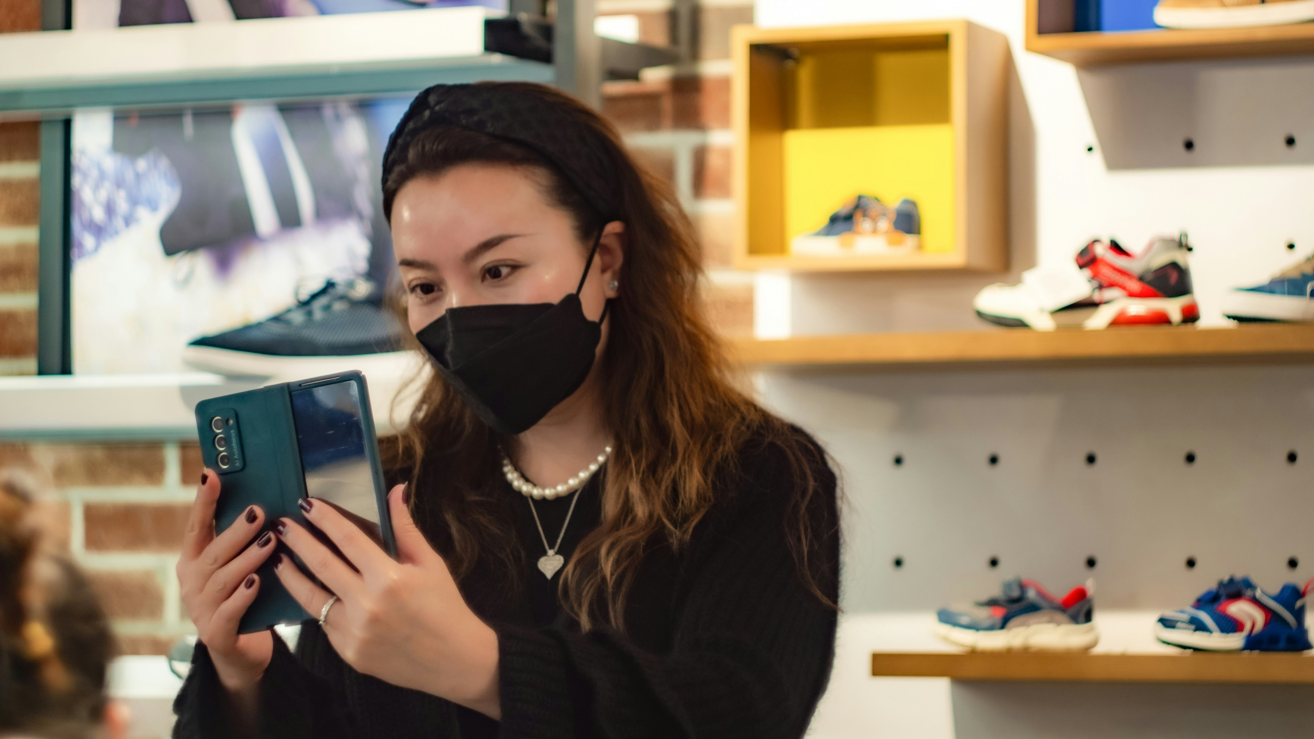 Mirror, Mirror on the App: The Hidden Reasons Virtual Try-On Still Falls Short