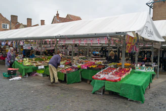 people at a farmers market