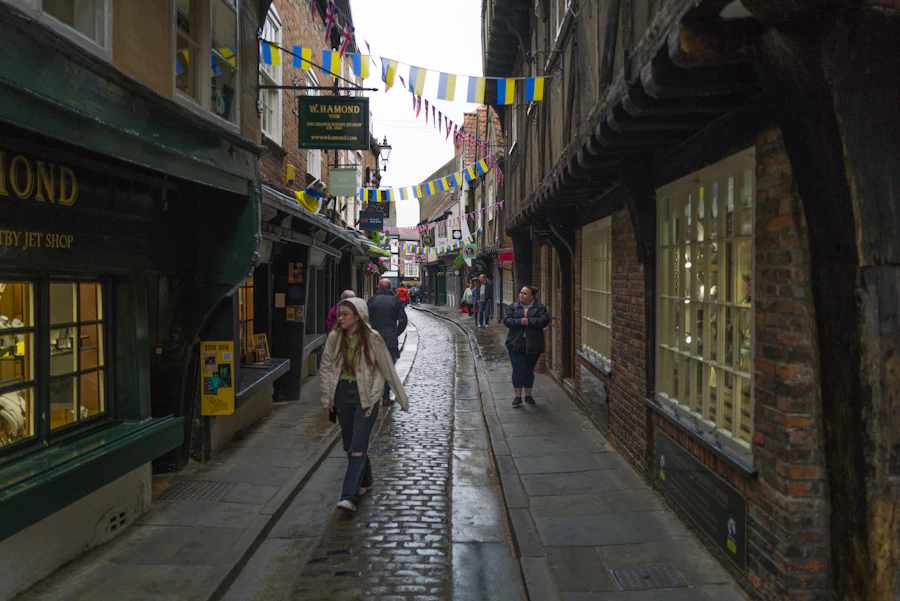 約克肉舖街狹窄的中世紀巷弄